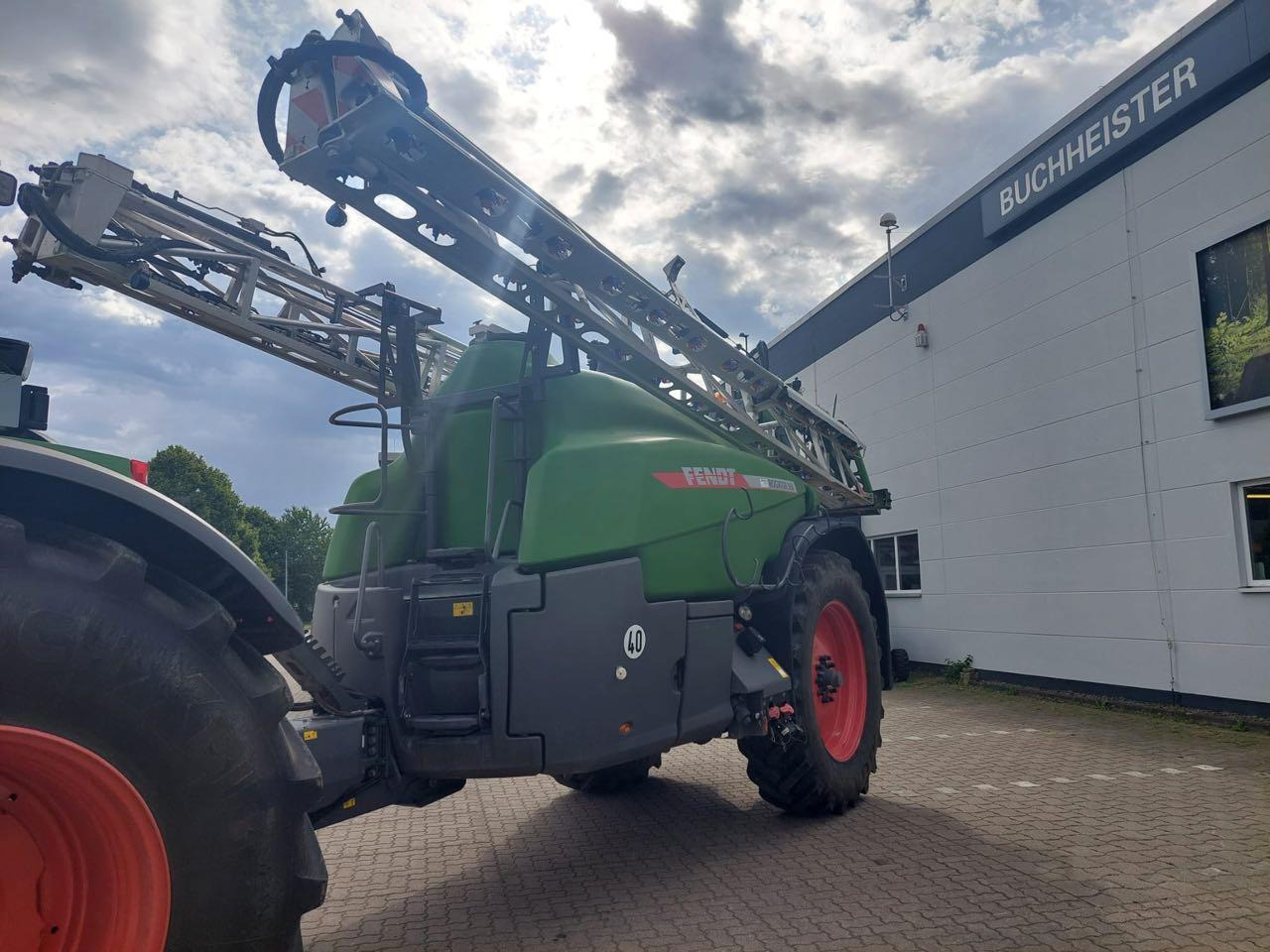 Fendt Rogator 366 - آلة الرش المقطورة: صور 1 Fendt Rogator 366 - آلة الرش المقطورة: صور 1