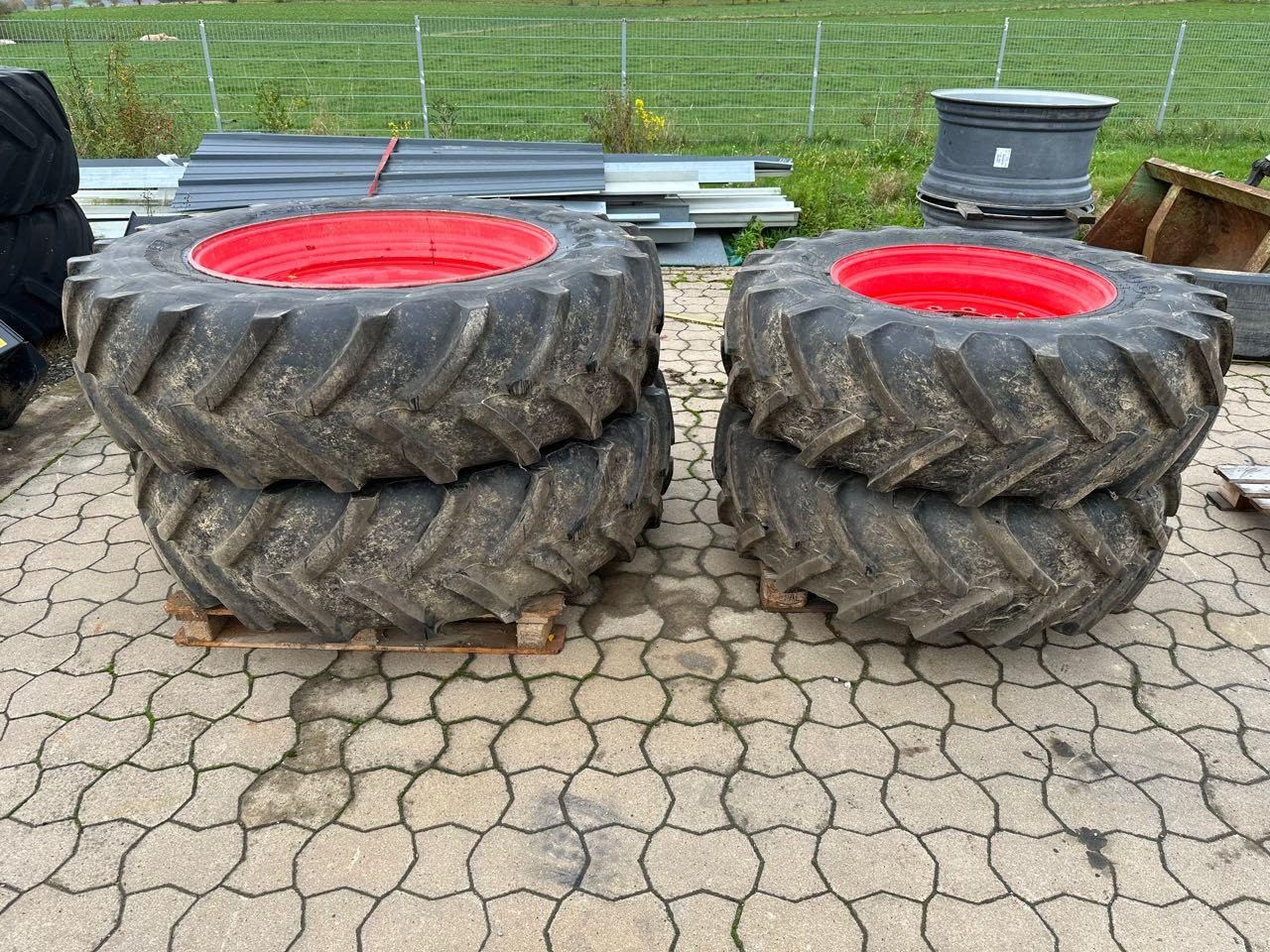 Firestone Komplettsatz 420/85 R30 + 460/85 R42 - الإطارات: صور 1 Firestone Komplettsatz 420/85 R30 + 460/85 R42 - الإطارات: صور 1