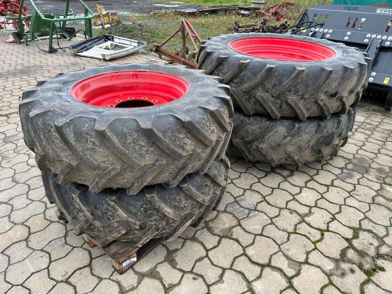 Firestone Komplettsatz 420/85 R30 + 460/85 R42 - الإطارات: صور 2 Firestone Komplettsatz 420/85 R30 + 460/85 R42 - الإطارات: صور 2