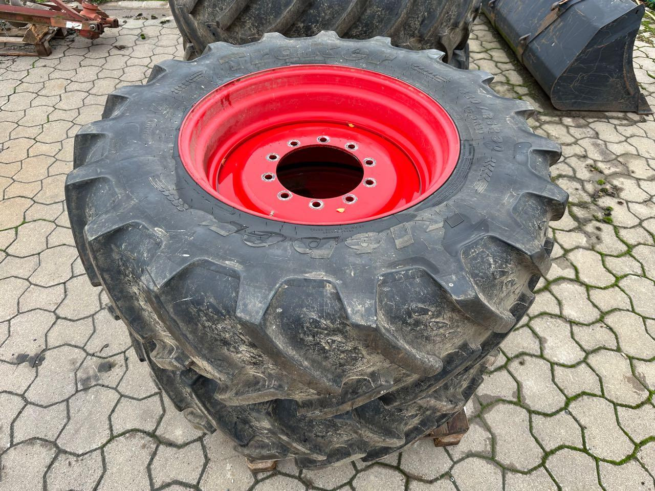 Firestone Komplettsatz 420/85 R30 + 460/85 R42 - الإطارات: صور 3 Firestone Komplettsatz 420/85 R30 + 460/85 R42 - الإطارات: صور 3