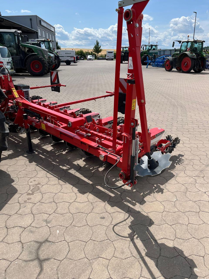 Kverneland Unicorn SD e-drive - وضع البذور فى خطوط: صور 2 Kverneland Unicorn SD e-drive - وضع البذور فى خطوط: صور 2