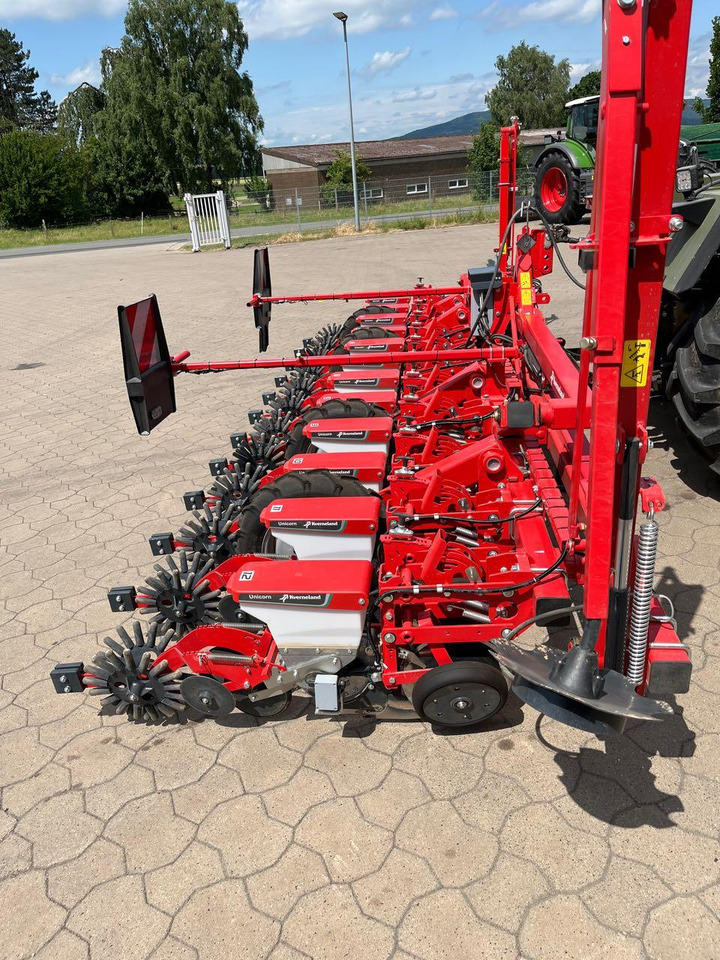 Kverneland Unicorn SD e-drive - وضع البذور فى خطوط: صور 1 Kverneland Unicorn SD e-drive - وضع البذور فى خطوط: صور 1