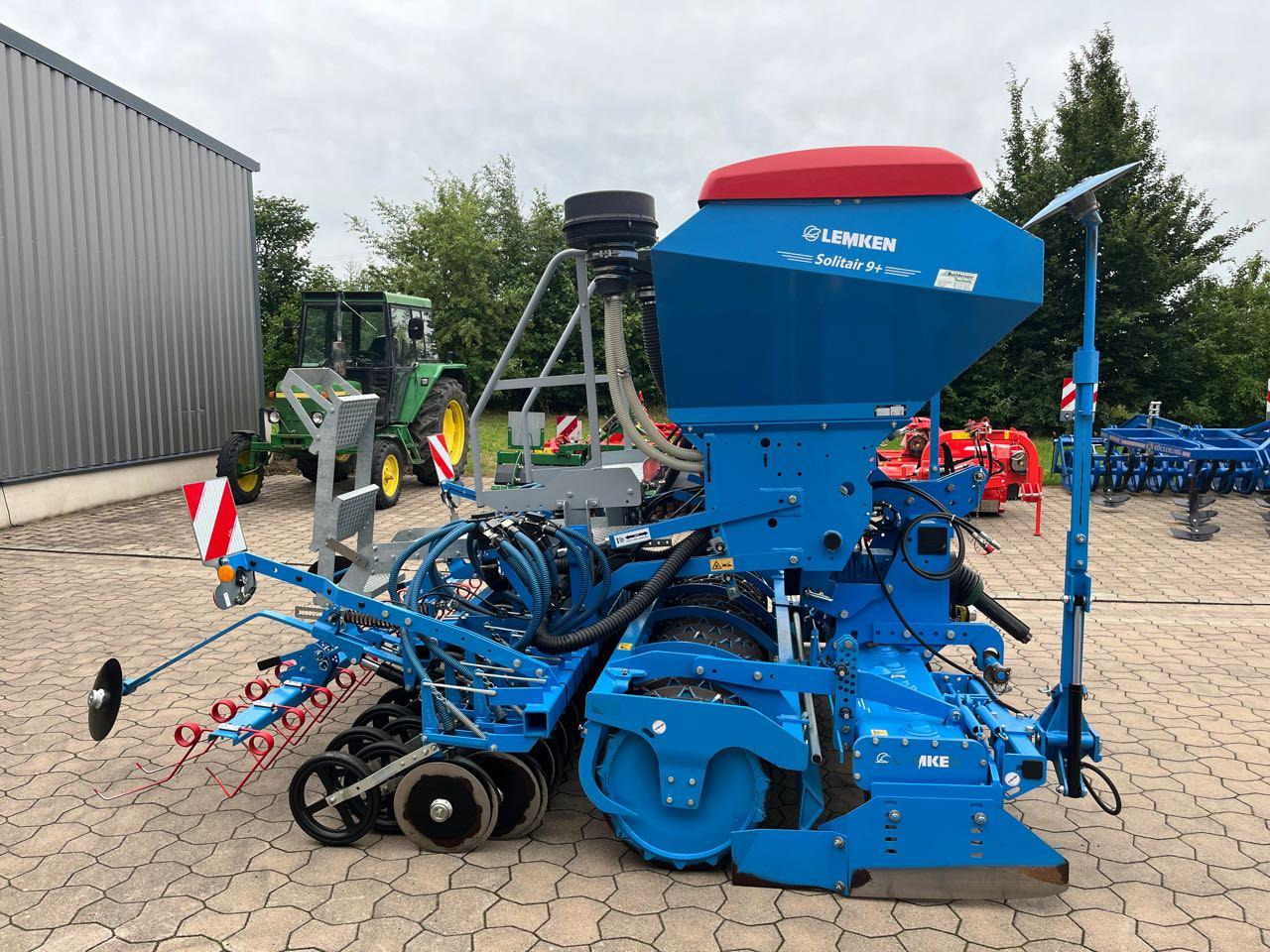 Lemken Zirkon 12 / Solitär 9-300 - الة بذر: صور 3 Lemken Zirkon 12 / Solitär 9-300 - الة بذر: صور 3