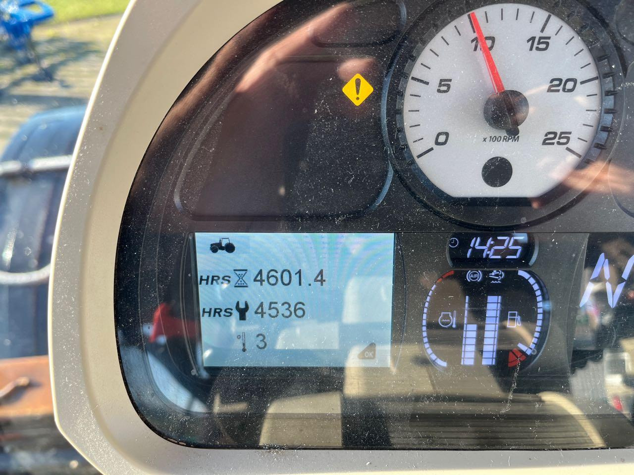 Massey Ferguson 8727 Dyna-VT - جرار: صور 4 Massey Ferguson 8727 Dyna-VT - جرار: صور 4