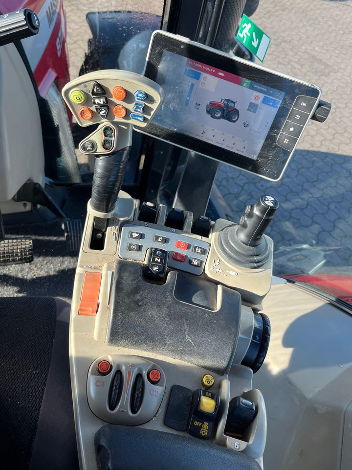 Massey Ferguson 8727 Dyna-VT - جرار: صور 5 Massey Ferguson 8727 Dyna-VT - جرار: صور 5