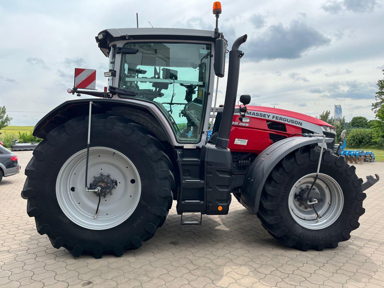 Massey Ferguson 8S.265 Dyna-VT Exclusive - جرار: صور 1 Massey Ferguson 8S.265 Dyna-VT Exclusive - جرار: صور 1