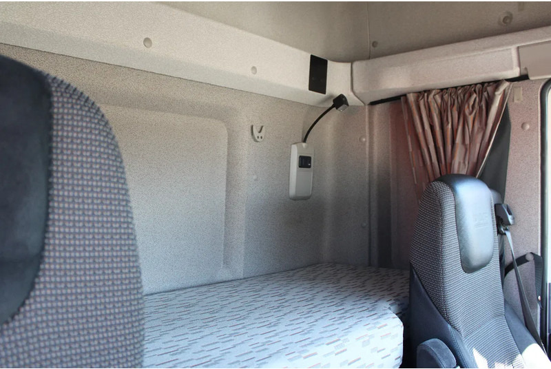 شاحنة ستارة DAF CF 330 + EURO 6 + 6X2 STEERING: صور 9 شاحنة ستارة DAF CF 330 + EURO 6 + 6X2 STEERING: صور 9