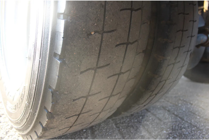 شاحنة ذات الخطاف Iveco Eurocargo 150E18 + manual + 3p: صور 18