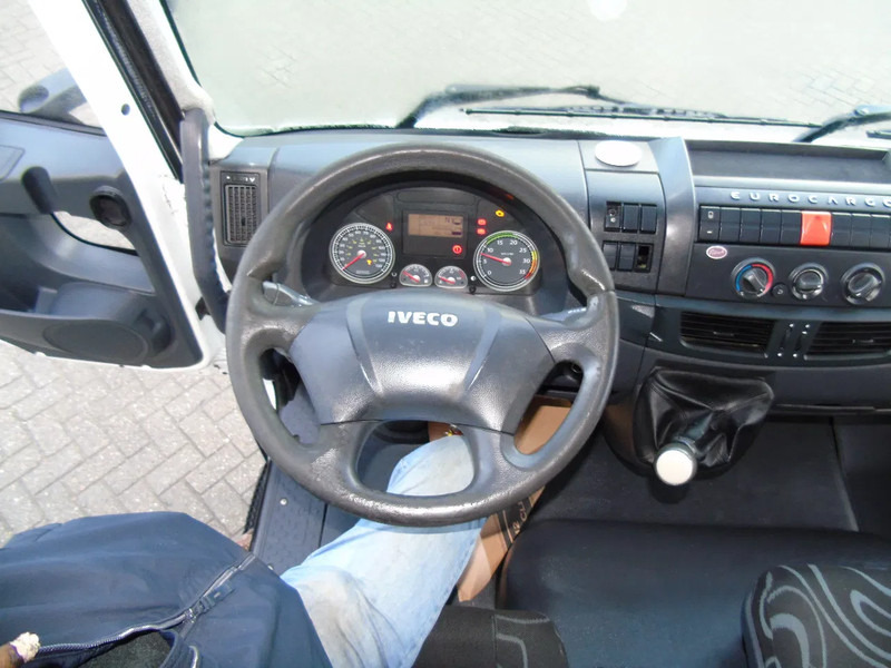 Iveco Eurocargo 80E18 + 3 SEATS - بصندوق مغلق شاحنة: صور 4 Iveco Eurocargo 80E18 + 3 SEATS - بصندوق مغلق شاحنة: صور 4