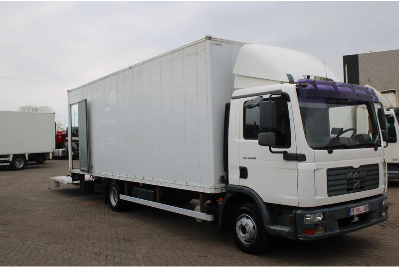 MAN TGL 12.210 + LIFT + MANUAL - بصندوق مغلق شاحنة: صور 2 MAN TGL 12.210 + LIFT + MANUAL - بصندوق مغلق شاحنة: صور 2