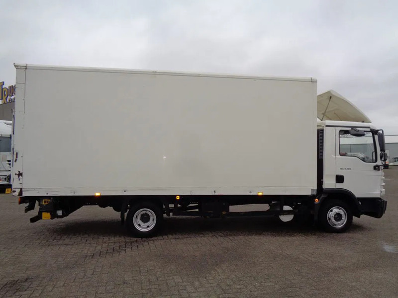 بصندوق مغلق شاحنة MAN TGL 8.180 TGL 8.180 + MANUAL + Lift: صور 8 بصندوق مغلق شاحنة MAN TGL 8.180 TGL 8.180 + MANUAL + Lift: صور 8