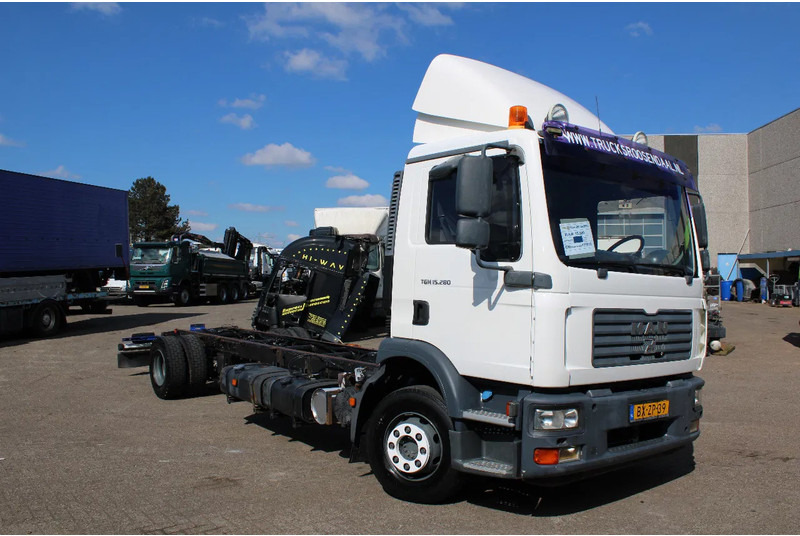 MAN TGM 12.280 + NICE TRUCK - الشاسيه شاحنة: صور 3 MAN TGM 12.280 + NICE TRUCK - الشاسيه شاحنة: صور 3