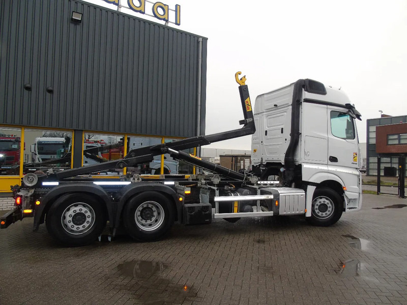 Mercedes-Benz Actros 2548 + 6x2 + RETARDER + 132.000km + 20TON HOOK HYVA - شاحنة ذات الخطاف: صور 4 Mercedes-Benz Actros 2548 + 6x2 + RETARDER + 132.000km + 20TON HOOK HYVA - شاحنة ذات الخطاف: صور 4