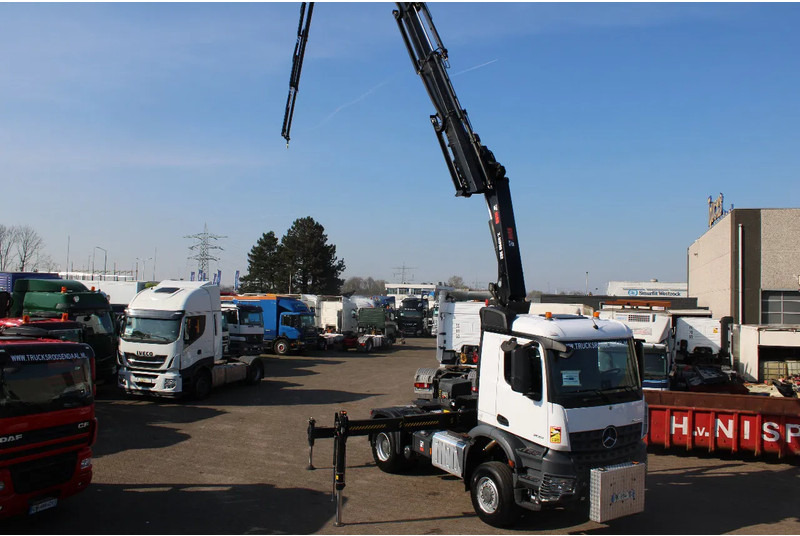 Mercedes-Benz Arocs 2051 + 4X4 + HIAB 302 E6 / JIB 70 X 4 + 10 EXTENTSIONS / NEW!! - شاحنة جرار: صور 3 Mercedes-Benz Arocs 2051 + 4X4 + HIAB 302 E6 / JIB 70 X 4 + 10 EXTENTSIONS / NEW!! - شاحنة جرار: صور 3