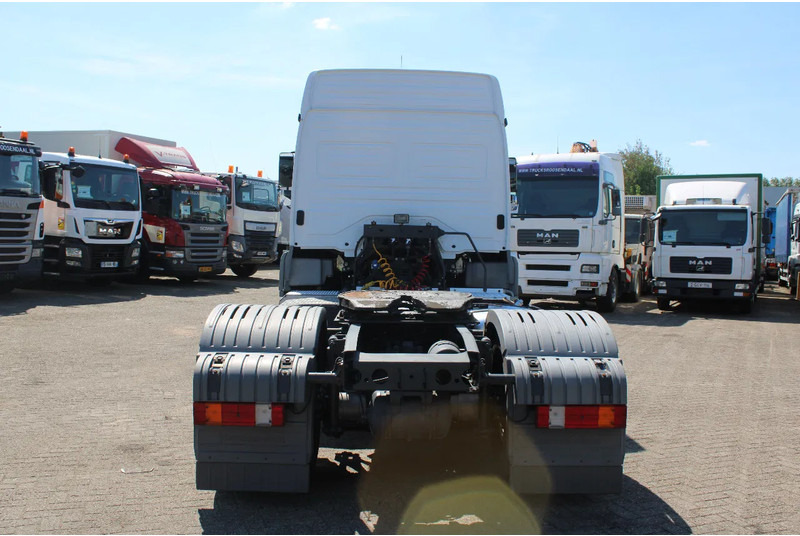 Mercedes-Benz Axor 1833 + manual + RETARDER! 122.939 km orginal! perfect condition + EURO 5 - شاحنة جرار: صور 5 Mercedes-Benz Axor 1833 + manual + RETARDER! 122.939 km orginal! perfect condition + EURO 5 - شاحنة جرار: صور 5
