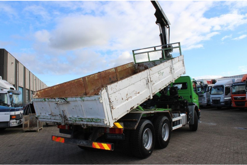 Mercedes-Benz Axor 2633 + TIPPER + HIAB 144 + REMOTE + MANUAL + 6x4 - قلابات, شاحنة كرين: صور 4 Mercedes-Benz Axor 2633 + TIPPER + HIAB 144 + REMOTE + MANUAL + 6x4 - قلابات, شاحنة كرين: صور 4