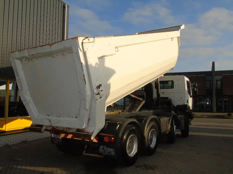 Renault Kerax 520DXI + MANUAL + SPRING + 8X4 - قلابات: صور 3 Renault Kerax 520DXI + MANUAL + SPRING + 8X4 - قلابات: صور 3