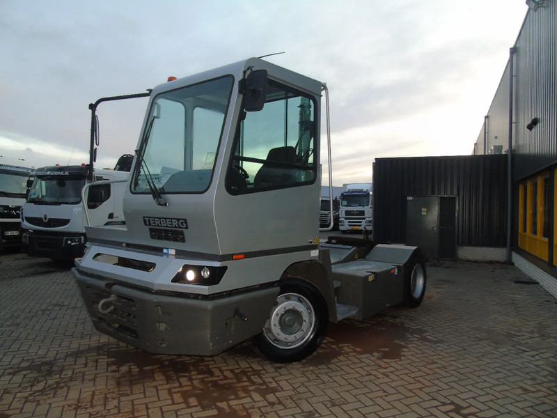 Terberg YT 182 fully funtion + perfect - جرارات صالات المطارات: صور 4 Terberg YT 182 fully funtion + perfect - جرارات صالات المطارات: صور 4