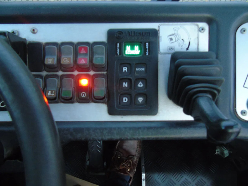 Terberg YT 182 fully funtion + perfect - جرارات صالات المطارات: صور 5 Terberg YT 182 fully funtion + perfect - جرارات صالات المطارات: صور 5