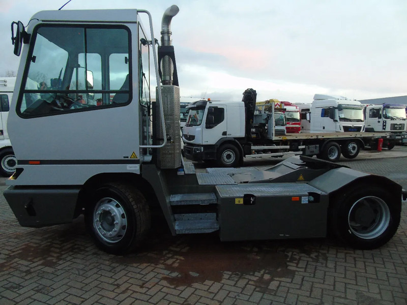 Terberg YT 182 fully funtion + perfect - جرارات صالات المطارات: صور 3 Terberg YT 182 fully funtion + perfect - جرارات صالات المطارات: صور 3