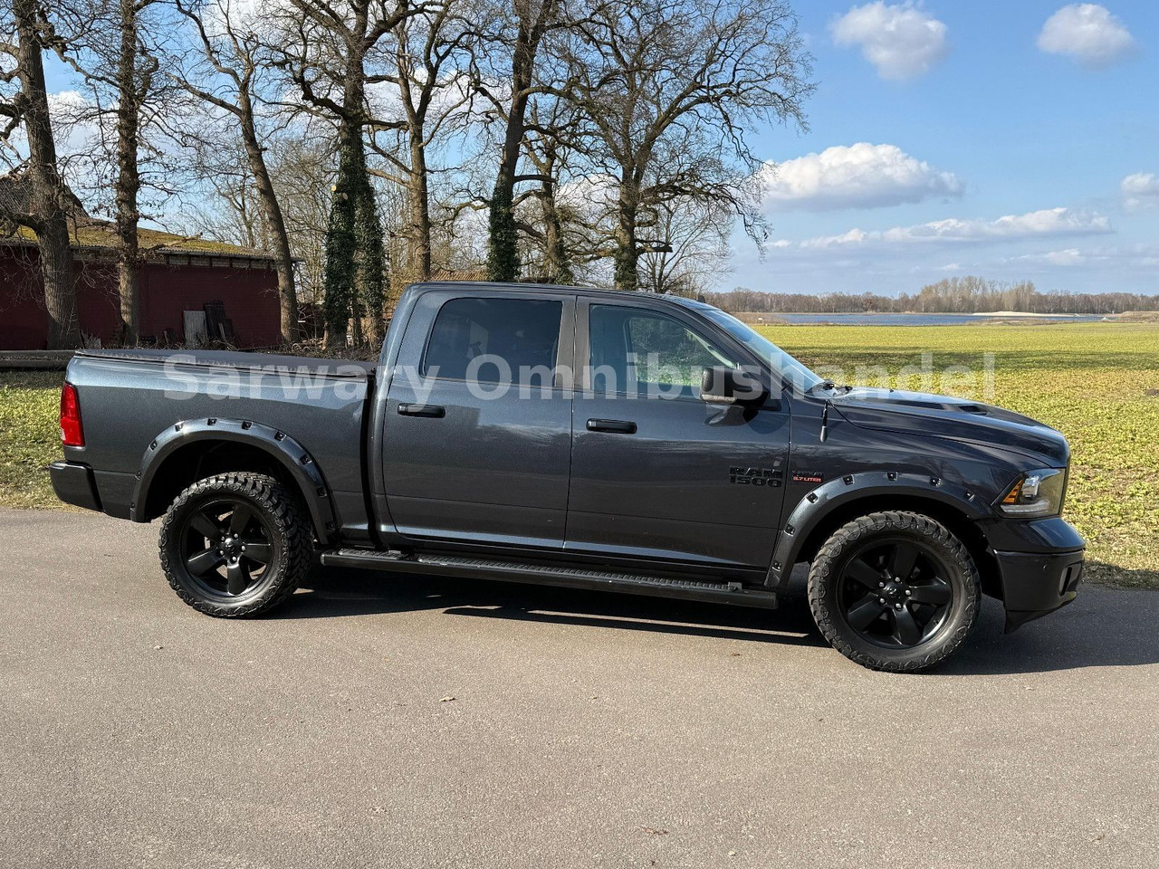 Dodge RAM 1500 HEMI 5.7 CREW CAB*Tüv:08.2027*Bighorn* - سيارة دفع رباعي: صور 3 Dodge RAM 1500 HEMI 5.7 CREW CAB*Tüv:08.2027*Bighorn* - سيارة دفع رباعي: صور 3
