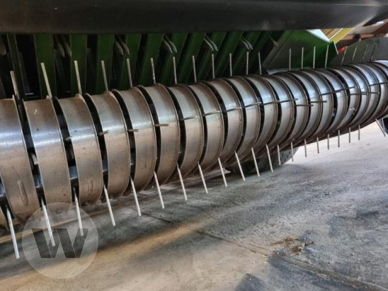 Krone Big Pack 120-80 - مكبس البالات المستطيله: صور 3 Krone Big Pack 120-80 - مكبس البالات المستطيله: صور 3