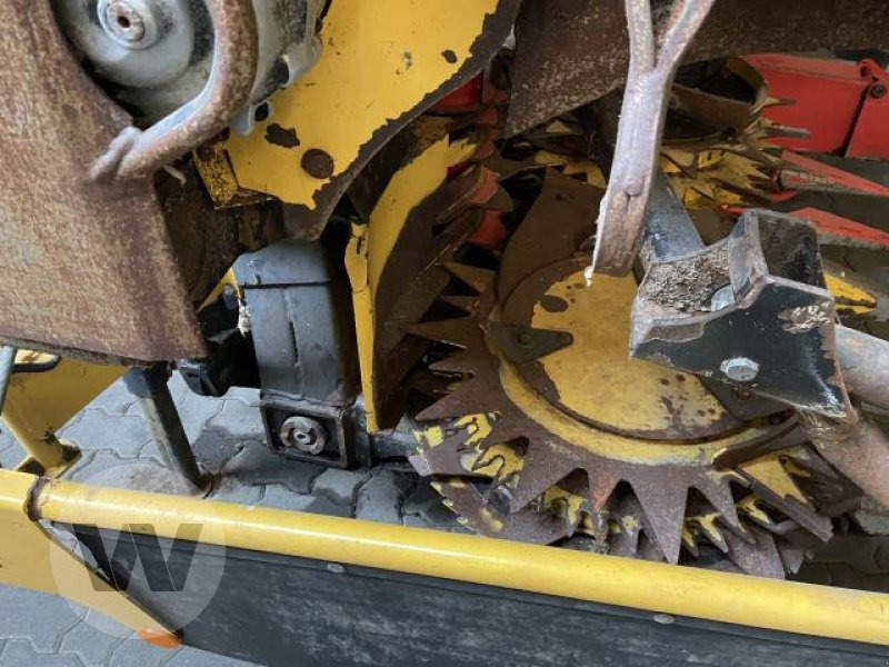 New Holland 490 FIE - حصادات الذرة: صور 5 New Holland 490 FIE - حصادات الذرة: صور 5