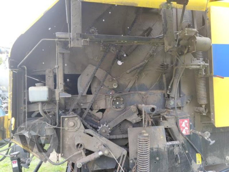 New Holland BR 750 - مكبس القش الدائري: صور 2 New Holland BR 750 - مكبس القش الدائري: صور 2