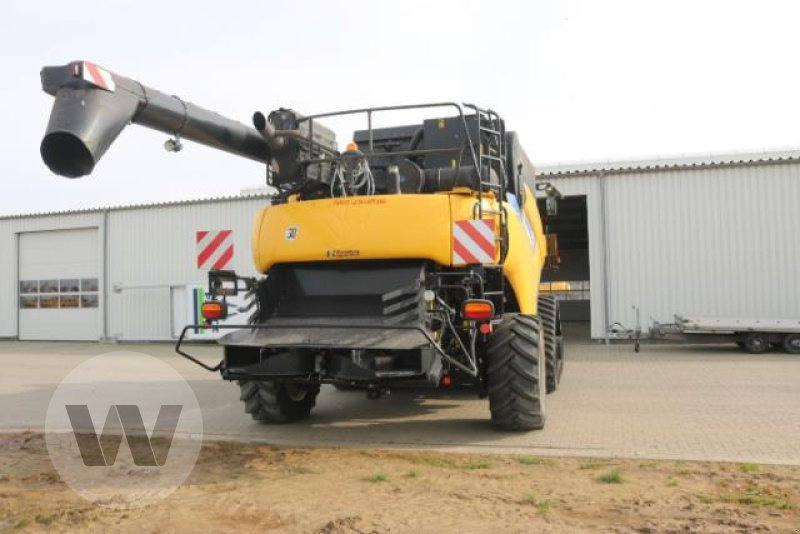 New Holland CR 9090 SCR - حصادة شاملة: صور 4 New Holland CR 9090 SCR - حصادة شاملة: صور 4