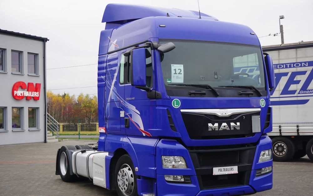 MAN 2 szt. Low-Deck i Standard TGX 18.440 - شاحنة جرار: صور 2 MAN 2 szt. Low-Deck i Standard TGX 18.440 - شاحنة جرار: صور 2
