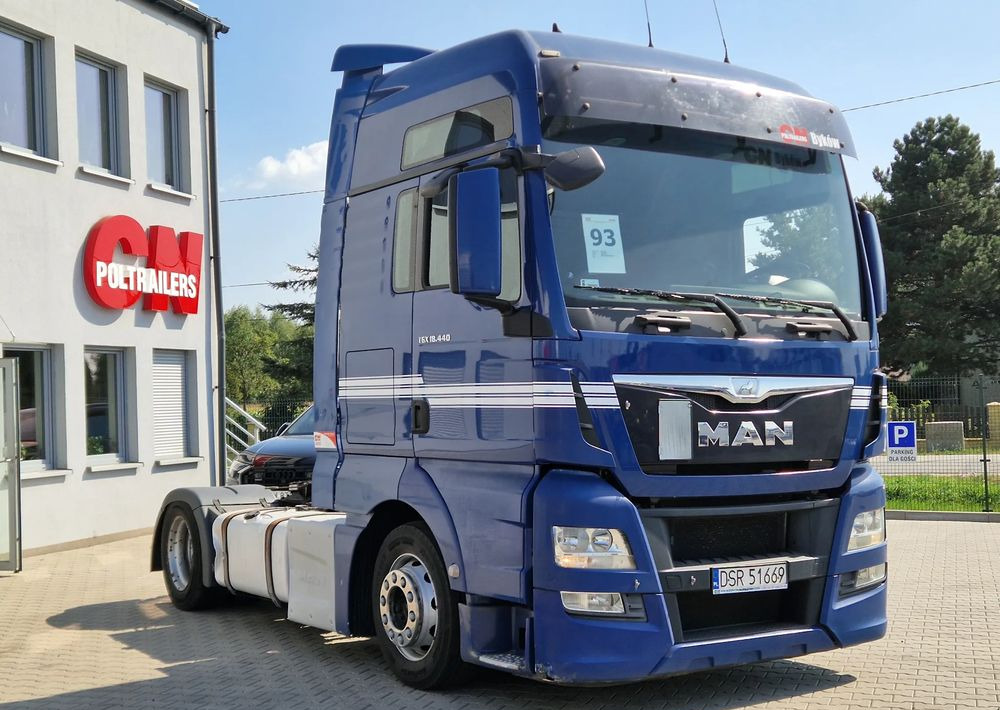 MAN TGX 18.440 LOWDECK - شاحنة جرار: صور 3 MAN TGX 18.440 LOWDECK - شاحنة جرار: صور 3