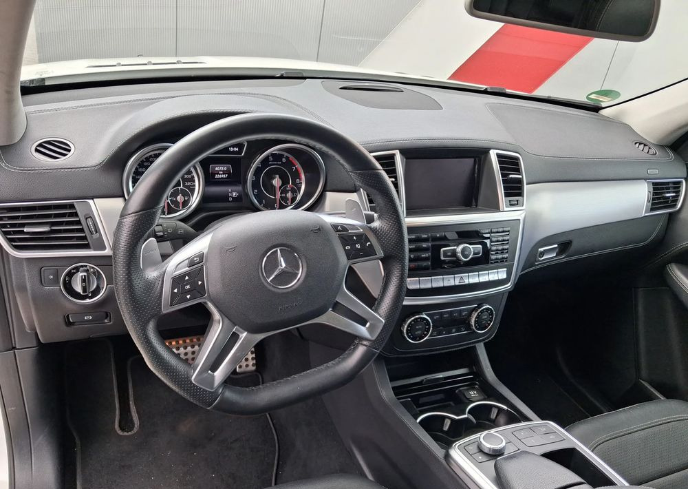 Mercedes-Benz ML 63 AMG 4Matic AMG SPEEDSHIFT 7G-TRONIC - سيارة دفع رباعي: صور 3 Mercedes-Benz ML 63 AMG 4Matic AMG SPEEDSHIFT 7G-TRONIC - سيارة دفع رباعي: صور 3