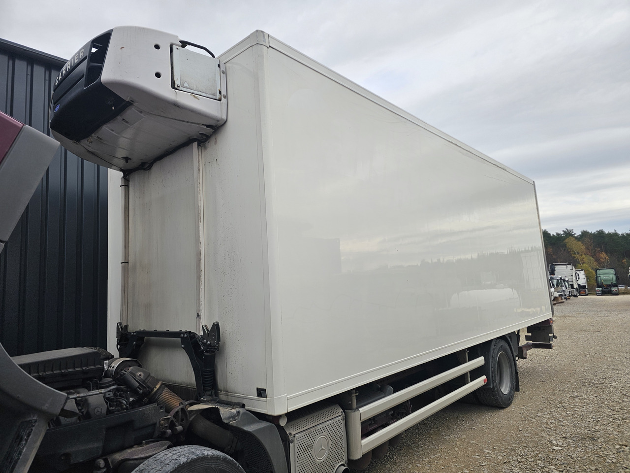 LAMBERET FRIGO BODY / CARRIER SUPRA 850MT / TAIL LIFT ZEPRO Z155 MA + REMOTE - جسم السيارة - ثلاجة: صور 2 LAMBERET FRIGO BODY / CARRIER SUPRA 850MT / TAIL LIFT ZEPRO Z155 MA + REMOTE - جسم السيارة - ثلاجة: صور 2