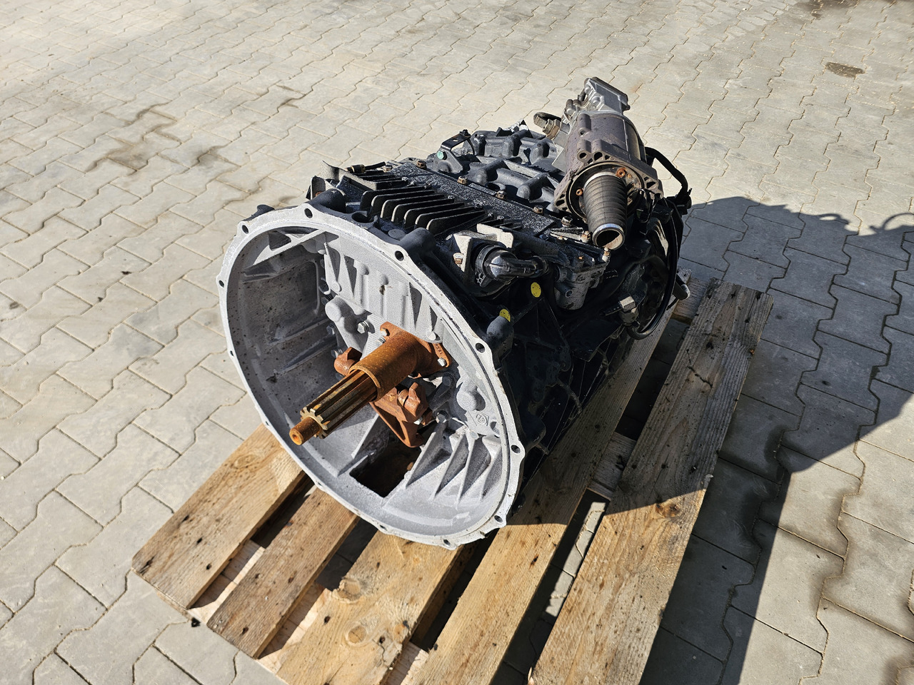 MAN TGX TGS / ZF ASTRONIC 12AS2130TD / COMPLETE - علبة التروس: صور 5 MAN TGX TGS / ZF ASTRONIC 12AS2130TD / COMPLETE - علبة التروس: صور 5
