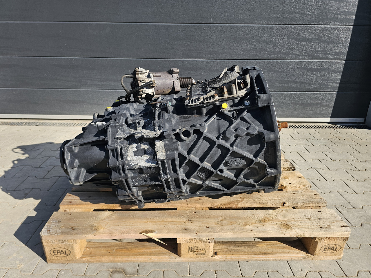 MAN TGX TGS / ZF ASTRONIC 12AS2130TD / COMPLETE - علبة التروس: صور 2 MAN TGX TGS / ZF ASTRONIC 12AS2130TD / COMPLETE - علبة التروس: صور 2