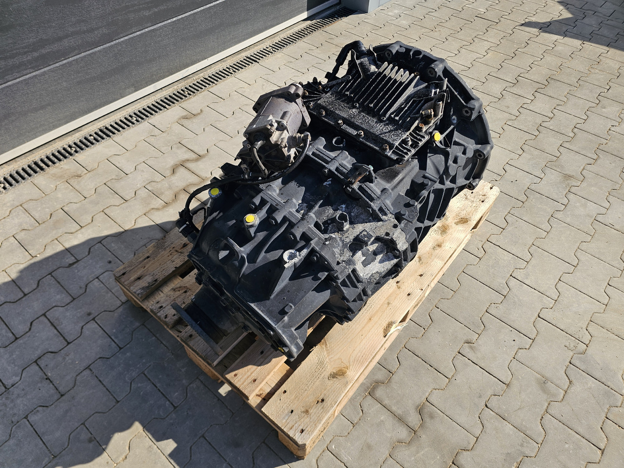 MAN TGX TGS / ZF ASTRONIC 12AS2130TD / COMPLETE - علبة التروس: صور 3 MAN TGX TGS / ZF ASTRONIC 12AS2130TD / COMPLETE - علبة التروس: صور 3