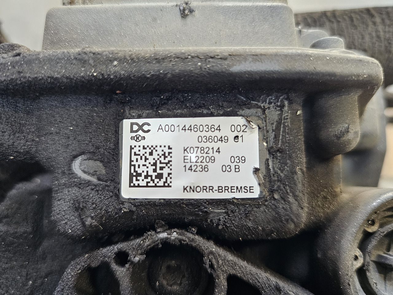 MERCEDES-BENZ ACTROS MP4 EURO 6 / AIR DRYIER / A0014460364 / K078214 - صمام الفرامل: صور 5 MERCEDES-BENZ ACTROS MP4 EURO 6 / AIR DRYIER / A0014460364 / K078214 - صمام الفرامل: صور 5