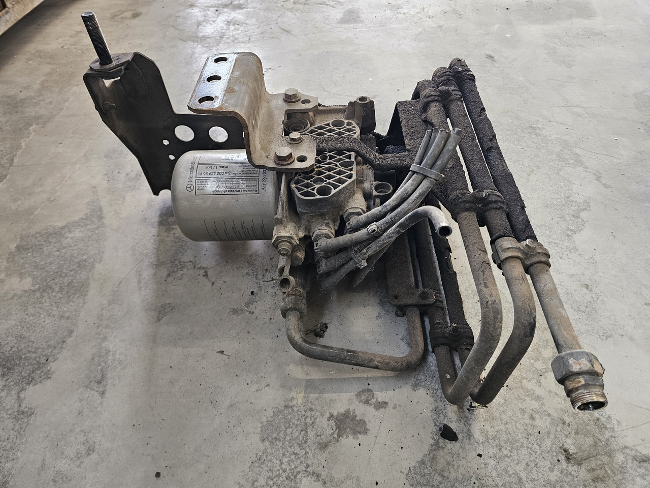 MERCEDES-BENZ ACTROS MP4 EURO 6 / AIR DRYIER / A0014460364 / K078214 - صمام الفرامل: صور 4 MERCEDES-BENZ ACTROS MP4 EURO 6 / AIR DRYIER / A0014460364 / K078214 - صمام الفرامل: صور 4