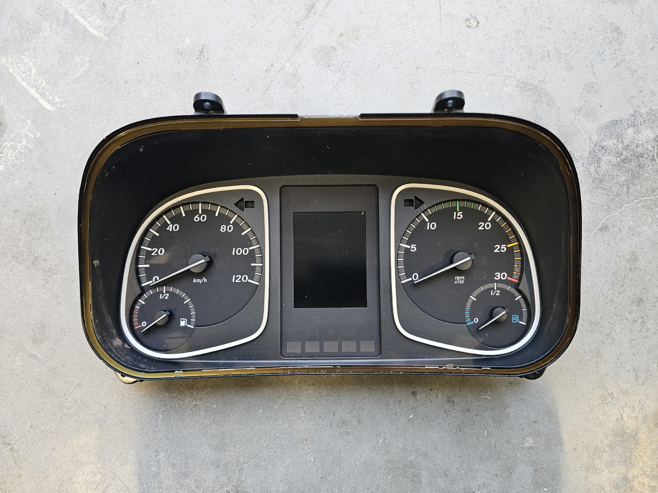 MERCEDES-BENZ ATEGO EURO 6 / DASHBOARD COUNTER / A9674464321 ZGS-001 - قطع الغيار: صور 2 MERCEDES-BENZ ATEGO EURO 6 / DASHBOARD COUNTER / A9674464321 ZGS-001 - قطع الغيار: صور 2
