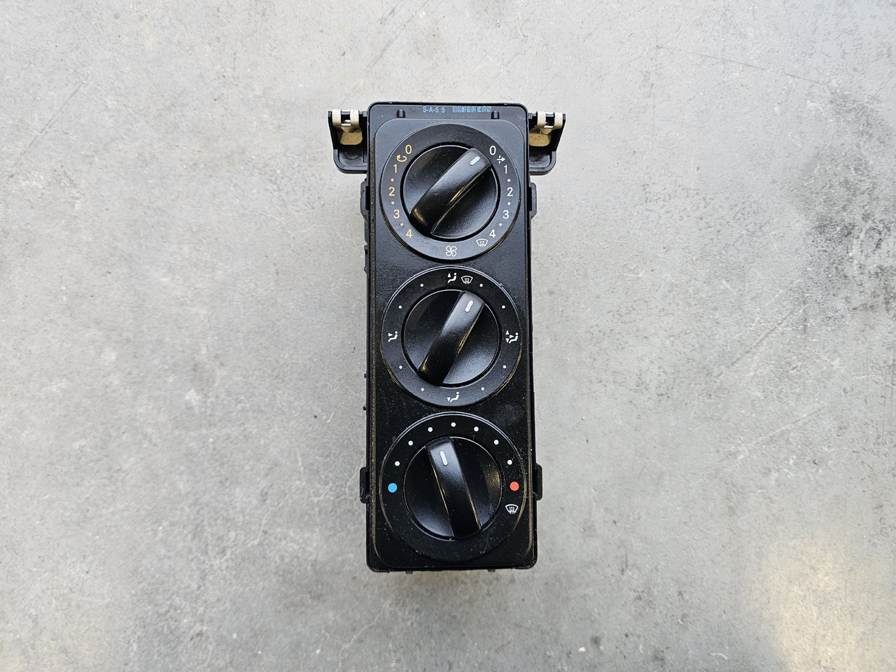 MERCEDES-BENZ ATEGO EURO 6 / HEATER PANEL / A9678200197 - التدفئة / التهوية: صور 2 MERCEDES-BENZ ATEGO EURO 6 / HEATER PANEL / A9678200197 - التدفئة / التهوية: صور 2