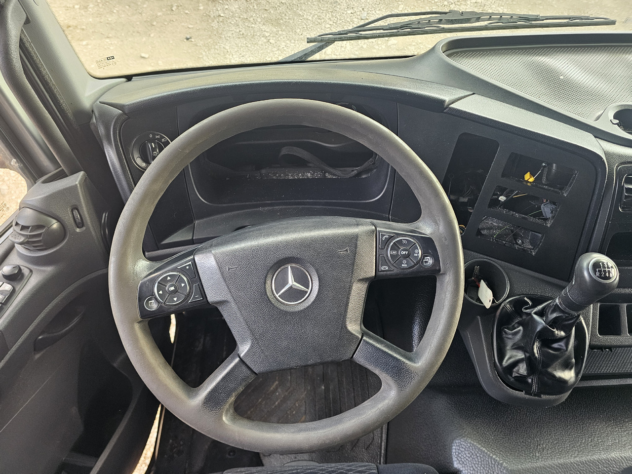 MERCEDES-BENZ ATEGO MP4 EURO 6 / DASHBOARD - RHD to LHD SWITCH SET - لوحة القيادة: صور 3 MERCEDES-BENZ ATEGO MP4 EURO 6 / DASHBOARD - RHD to LHD SWITCH SET - لوحة القيادة: صور 3