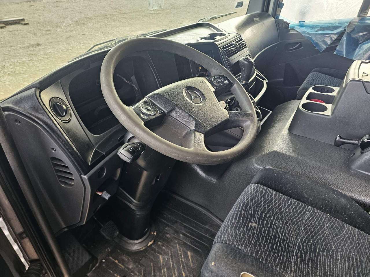 MERCEDES-BENZ ATEGO MP4 EURO 6 / DASHBOARD - RHD to LHD SWITCH SET - لوحة القيادة: صور 2 MERCEDES-BENZ ATEGO MP4 EURO 6 / DASHBOARD - RHD to LHD SWITCH SET - لوحة القيادة: صور 2