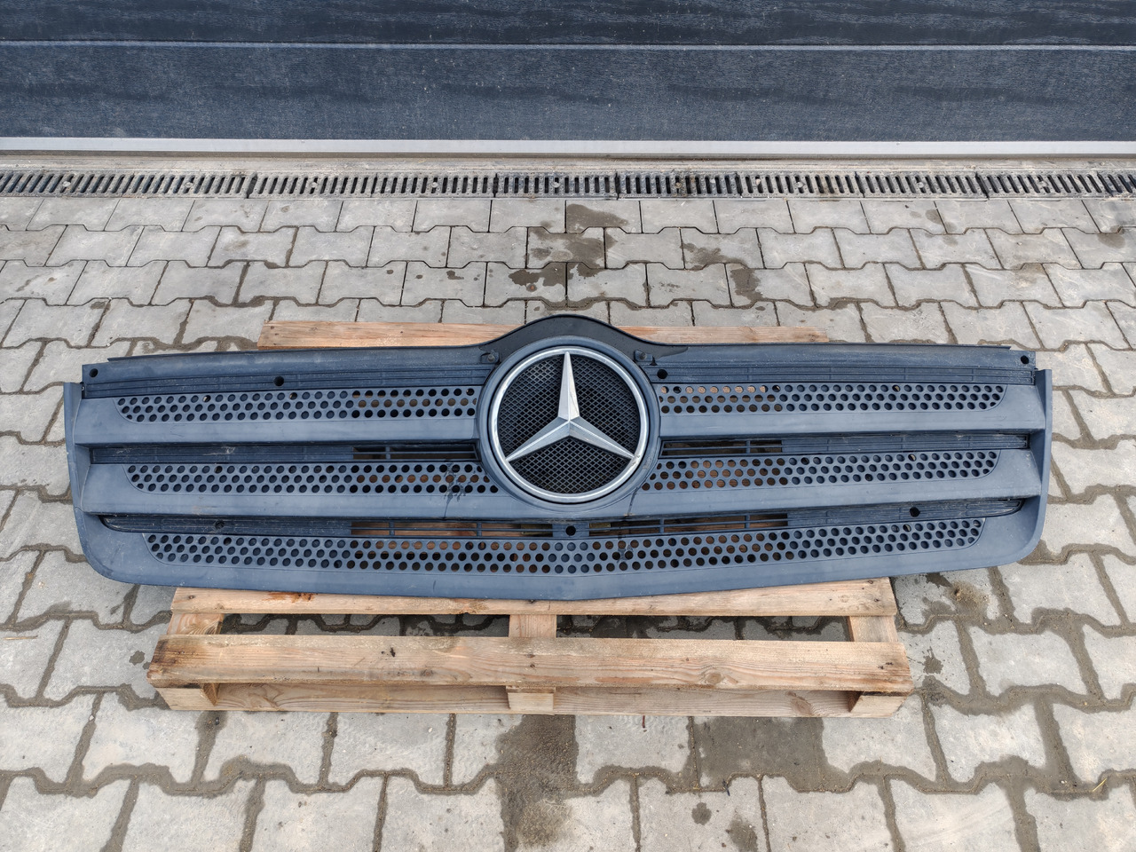 MERCEDES-BENZ ATEGO MP4 EURO 6 / FRONT GRILL - جلوپنجره: صور 2 MERCEDES-BENZ ATEGO MP4 EURO 6 / FRONT GRILL - جلوپنجره: صور 2