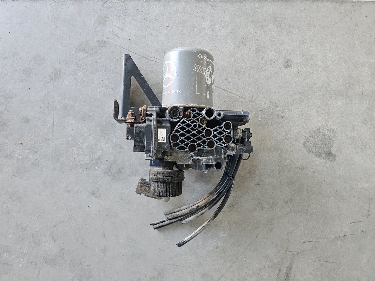 MERCEDES MP4 / AIR DRYIER / K102145 / A0014461964 - صمام الفرامل: صور 2 MERCEDES MP4 / AIR DRYIER / K102145 / A0014461964 - صمام الفرامل: صور 2