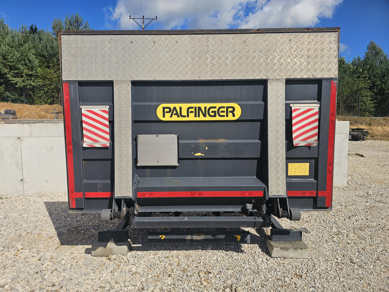 PALFINGER MBB C 2000 L / 2020 / 2000KG - باب خلفي للشحن: صور 1 PALFINGER MBB C 2000 L / 2020 / 2000KG - باب خلفي للشحن: صور 1