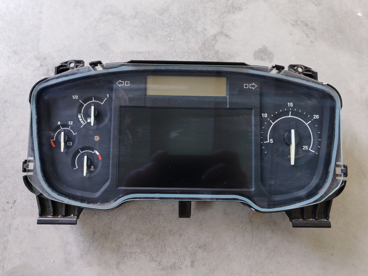 RENAULT RANGE T / DASHBOARD DISPLAY / 22224253 - لوحة القيادة: صور 2 RENAULT RANGE T / DASHBOARD DISPLAY / 22224253 - لوحة القيادة: صور 2