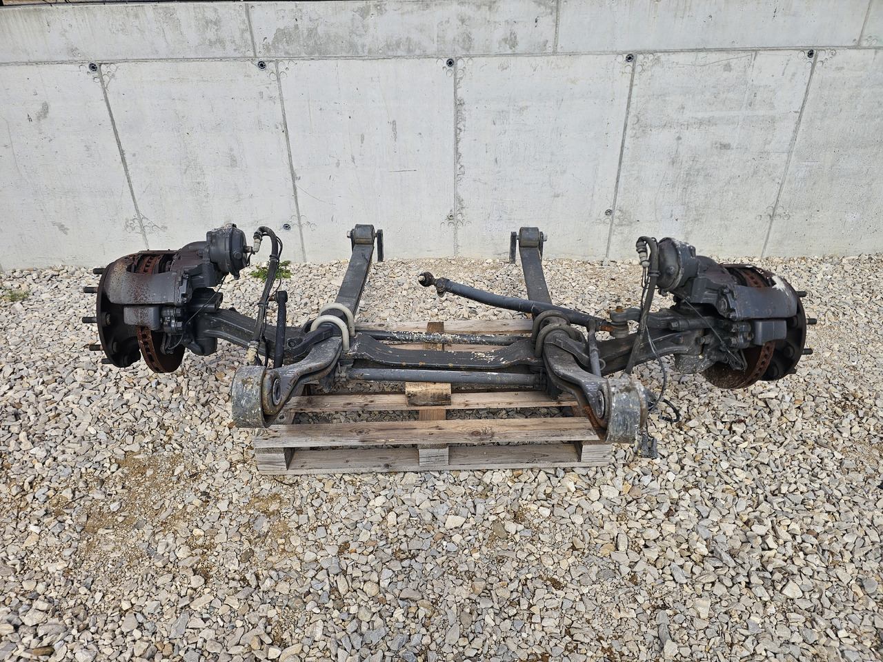 RENAULT RANGE T EURO 6 / COMPLETE FRONT AXLE - المحور الأمامي: صور 2 RENAULT RANGE T EURO 6 / COMPLETE FRONT AXLE - المحور الأمامي: صور 2