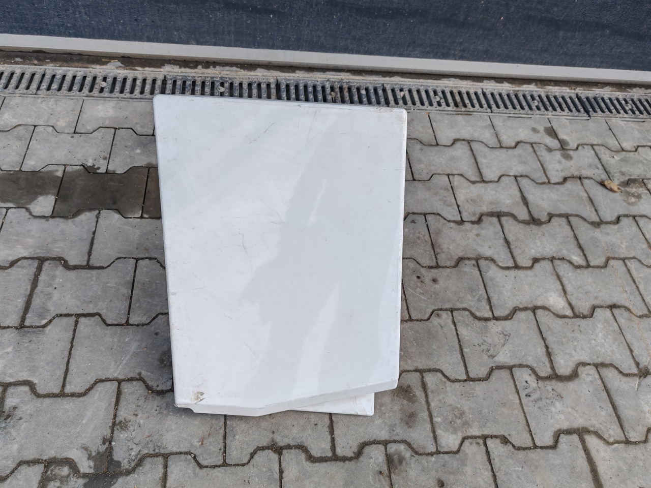 RENAULT RANGE T EURO 6 / HIGH CAB / LEFT SPOILER EXTENDER - الديناميكا الهوائية / المفسدين: صور 2 RENAULT RANGE T EURO 6 / HIGH CAB / LEFT SPOILER EXTENDER - الديناميكا الهوائية / المفسدين: صور 2