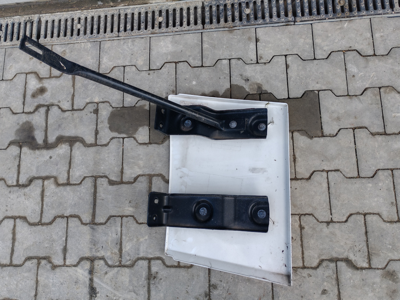 RENAULT RANGE T EURO 6 / HIGH CAB / RIGHT SPOILER EXTENDER - الديناميكا الهوائية / المفسدين: صور 5 RENAULT RANGE T EURO 6 / HIGH CAB / RIGHT SPOILER EXTENDER - الديناميكا الهوائية / المفسدين: صور 5