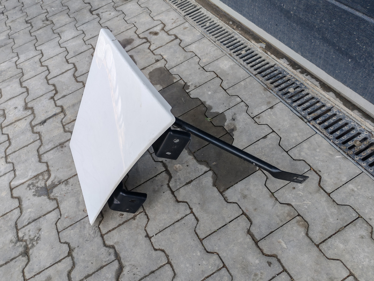 RENAULT RANGE T EURO 6 / HIGH CAB / RIGHT SPOILER EXTENDER - الديناميكا الهوائية / المفسدين: صور 3 RENAULT RANGE T EURO 6 / HIGH CAB / RIGHT SPOILER EXTENDER - الديناميكا الهوائية / المفسدين: صور 3